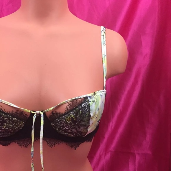 New Victoria's Secret Designer Bra 32D Floral Silk - Picture 2 of 3